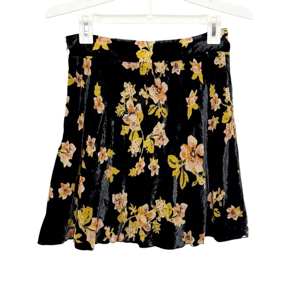 Free People Margaux Velvet Mini Skirt A-Line Black Pink Floral Size 4 - Picture 1 of 7
